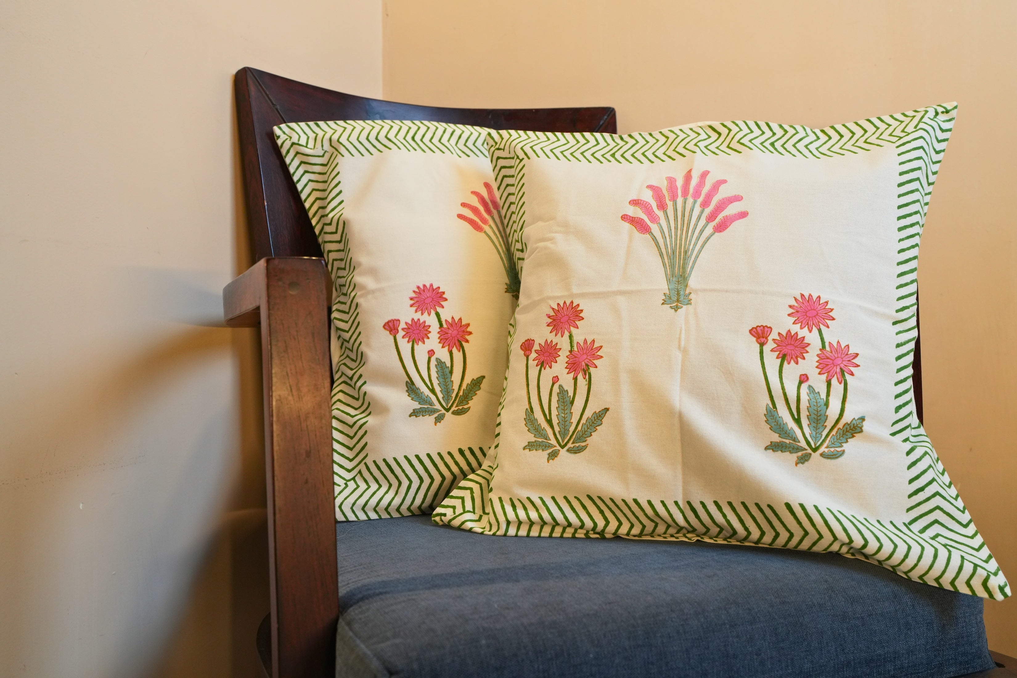 Garden Kiss Cushion Covers